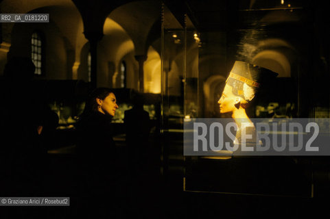 (GERMANIA) BERLINO 1984 :MUSEO EGIZIO - BUSTO DELLA REGINA NEFERTITI    - ©Graziano Arici/Rosebud2 / GEO