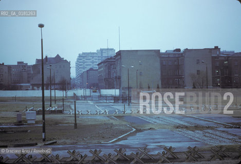 (GERMANIA) BERLINO 1984 : IL MURO A POTZDAMER PLATZ    - ©Graziano Arici/Rosebud2 / GEO