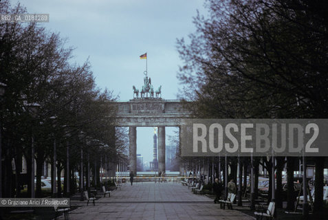 (GERMANIA) BERLINO EST 1984 : LA PORTA DI BRANDEBURGO E UNTER DEN LINDEN    - ©Graziano Arici/Rosebud2 / GEO