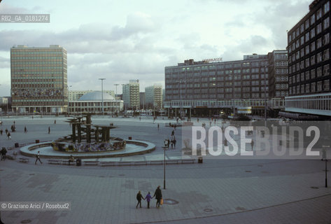 (GERMANIA) BERLINO EST 1984 : ALEXANDERPLATZ    - ©Graziano Arici/Rosebud2 / GEO