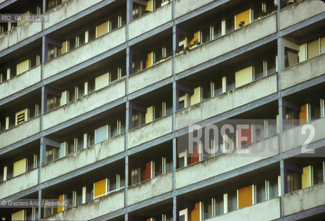 (GERMANIA) BERLINO EST 1984 :CASE  - ©Graziano Arici/Rosebud2 / GEO