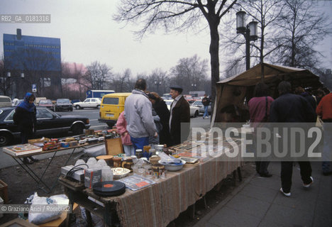 (GERMANIA) BERLINO 1989 : MERCATINO   - ©Graziano Arici/Rosebud2 / GEO /