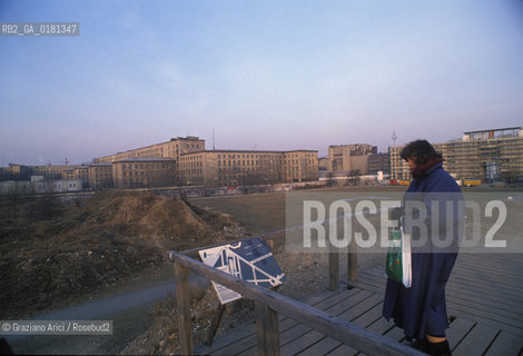 (GERMANIA) BERLINO 1989 : ASKANISCHER PLATZ : LA SEDE DELLA GHESTAPO  - ©Graziano Arici/Rosebud2 / GEO /