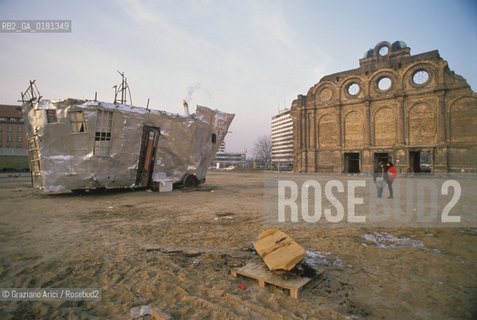 (GERMANIA) BERLINO 1989 : ANHALTER BAHNHOF  - ©Graziano Arici/Rosebud2 / GEO /