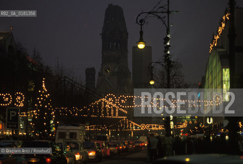 (GERMANIA) BERLINO 1989 : KURFURSTENDAMM E KAISER-WIHLELM-GEDACHTNISKIRCHE  - ©Graziano Arici/Rosebud2 / GEO