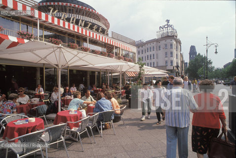 (GERMANIA) BERLINO 1989 : IL CAFFE KRANZLER NELLA KURFURSTENDAMM   - ©Graziano Arici/Rosebud2 / GEO