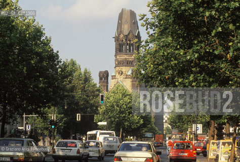 (GERMANIA) BERLINO 1989 : KURFURSTENDAMM E KAISER-WIHLELM-GEDACHTNISKIRCHE    - ©Graziano Arici/Rosebud2 / GEO