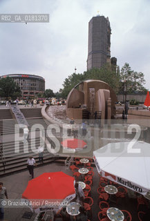 (GERMANIA) BERLINO 1989 : KURFURSTENDAMM . KAISER-WIHLELM-GEDACHTNISKIRCHE  E EUROPA CENTER  - ©Graziano Arici/Rosebud2 / GEO