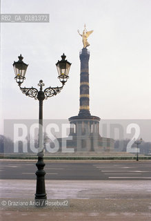 (GERMANIA) BERLINO 1989 : STRASSE DES 17. JUNI E STATUA SULLA SIEGSSAULE (COLONNA DELLA VITTORIA)   - ©Graziano Arici/Rosebud2 / GEO