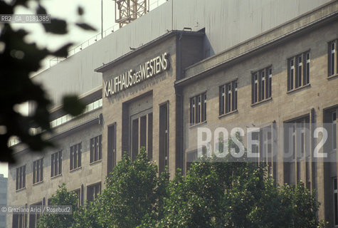 (GERMANIA) BERLINO 1989 :IL GRANDE MAGAZZINO KADEWE SULLA KURFURSTENDAMM  - ©Graziano Arici/Rosebud2 / GEO