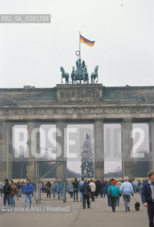 (GERMANIA) BERLINO EST 1989 : IL PASSAGGIO DI FRONTIERA ALLA PORTA DI BRANDEBURGO     - ©Graziano Arici/Rosebud2 / GEO