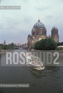 (GERMANIA) BERLINO EST 1991 : BATTELLO SULLA SPREE - ©Graziano Arici/Rosebud2 / GEO / FIUME / DUOMO
