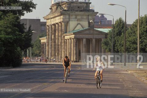 (GERMANIA) BERLINO 1991 :LA ZONA DEL MURO A POTZDAMER PLATZ  E ALLA PORTA DI BRANDEBURGO   - ©Graziano Arici/Rosebud2 / GEO