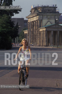 (GERMANIA) BERLINO 1991 :LA ZONA DEL MURO ALLA PORTA DI BRANDEBURGO   - ©Graziano Arici/Rosebud2 / GEO