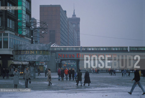 (GERMANIA) BERLINO EST 1989 : ALEXANDERPLATZ    - ©Graziano Arici/Rosebud2 / GEO