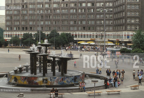 (GERMANIA) BERLINO 1991 : ALEXANDERPLATZ    - ©Graziano Arici/Rosebud2 / GEO