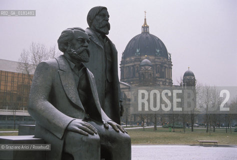 (GERMANIA) BERLINO EST 1989 :MARX-ENGELS-PLATZ E DUOMO - ©Graziano Arici/Rosebud2 / GEO