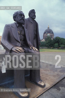 (GERMANIA) BERLINO EST 1989 :MARX-ENGELS-PLATZ E DUOMO - ©Graziano Arici/Rosebud2 / GEO