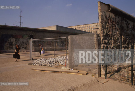 (GERMANIA) BERLINO 1991 : IL MURO VICINO AL  MARTIN GROPIUS BAU   - ©Graziano Arici/Rosebud2 / GEO