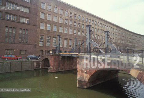 (GERMANIA) BERLINO 1991  : LO JUNGFERNBRUCKE    - ©Graziano Arici/Rosebud2 / GEO / PONTE