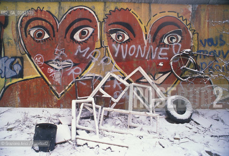 (GERMANIA) BERLINO 12/12/1989  :IL MURO -  ©Graziano Arici/Rosebud2 / GEO / GRAFFITI / NEVE