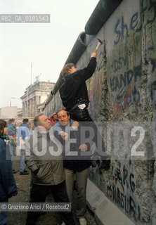 (GERMANIA) BERLINO 12/12/1989  :IL MURO -  ©Graziano Arici/Rosebud2 / GEO / MARTELLO