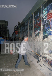 (GERMANIA) BERLINO 12/12/1989  :IL MURO -  ©Graziano Arici/Rosebud2 / GEO / MARTELLO