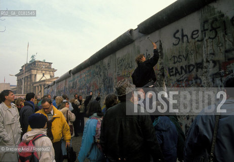 (GERMANIA) BERLINO 12/12/1989  :IL MURO -  ©Graziano Arici/Rosebud2 / GEO / MARTELLO