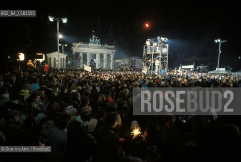 (GERMANIA) BERLINO 31/12/1989  :IL MURO ALLA PORTA DI BRANDEBURGO  -  ©Graziano Arici/Rosebud2 / GEO