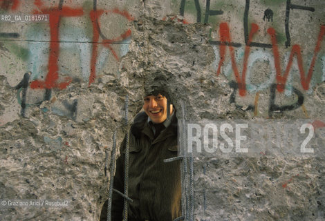 (GERMANIA) BERLINO 31/12/1989  :IL MURO ALLA PORTA DI BRANDEBURGO  -  ©Graziano Arici/Rosebud2 / GEO