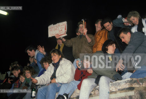 (GERMANIA) BERLINO 31/12/1989  :IL MURO ALLA PORTA DI BRANDEBURGO  -  ©Graziano Arici/Rosebud2 / GEO