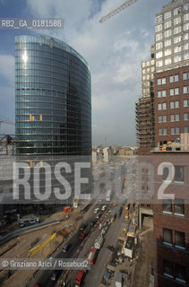 (GERMANIA) BERLINO 1999 : SONY CENTER A POTZDAMER PLATZ  - ©Graziano Arici/Rosebud2 / GEO / ARCHITETTURA MODERNA / CONTENPORANEA