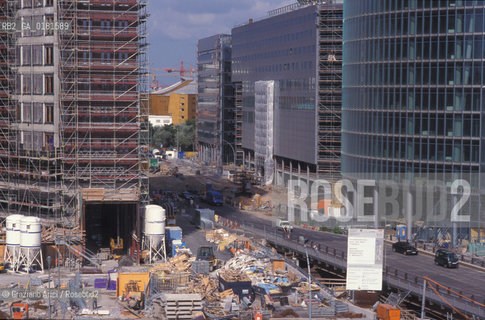 (GERMANIA) BERLINO 1999 :POTZDAMER PLATZ  - ©Graziano Arici/Rosebud2 / GEO / ARCHITETTURA MODERNA / CONTENPORANEA