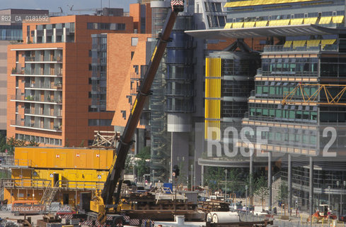 (GERMANIA) BERLINO 1999 : SONY CENTER A POTZDAMER PLATZ  - ©Graziano Arici/Rosebud2 / GEO / ARCHITETTURA MODERNA / CONTENPORANEA