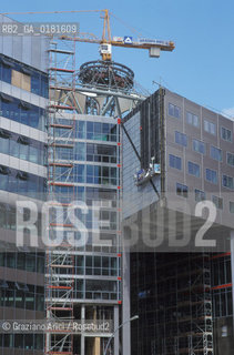 (GERMANIA) BERLINO 1999 : SONY CENTER A POTZDAMER PLATZ  - ©Graziano Arici/Rosebud2 / GEO / ARCHITETTURA MODERNA / CONTENPORANEA