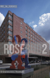 (GERMANIA) BERLINO 1999 : GRAND HOTEL HYATT A POTZDAMER PLATZ  DI JOSE RAFAEL MONEO  - ©Graziano Arici/Rosebud2 / GEO / ARCHITETTURA MODERNA / CONTENPORANEA / HARING