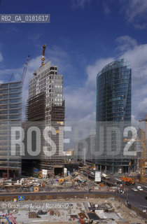 (GERMANIA) BERLINO 1999 : SONY CENTER A POTZDAMER PLATZ  - ©Graziano Arici/Rosebud2 / GEO / ARCHITETTURA MODERNA / CONTENPORANEA