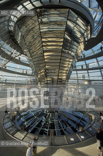 (GERMANIA) BERLINO 1999 : LA CUPOLA DEL REICHSTAG DI NORMAN FOSTER  - ©Graziano Arici/Rosebud2 / GEO / ARCHITETTURA MODERNA / CONTENPORANEA