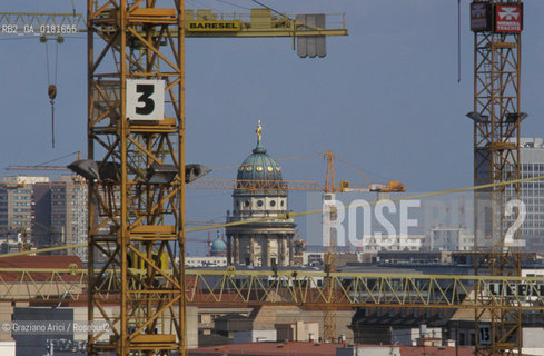 (GERMANIA) BERLINO 1999 : COSTRUZIONI A POTZDAMER PLATZ  - ©Graziano Arici/Rosebud2 / GEO / ARCHITETTURA MODERNA / CONTENPORANEA