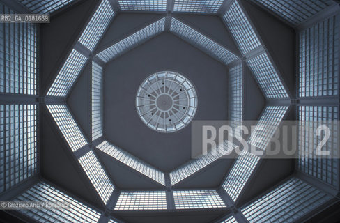 (GERMANIA) BERLINO 1989 : IL KULTURFORUM A POTZDAMERPLATZ    - ©Graziano Arici/Rosebud2 / GEO / ARCHITETTURA MODERNA / MUSEO / CUPOLA