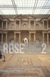 (GERMANIA) BERLINO 1999 : IL PERGAMON MUSEUM - LA PORTA DI MILETO     - ©Graziano Arici/Rosebud2 / GEO