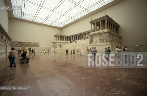 (GERMANIA) BERLINO 1999 : IL PERGAMON MUSEUM - LALTARE DI PERGAMO     - ©Graziano Arici/Rosebud2 / GEO