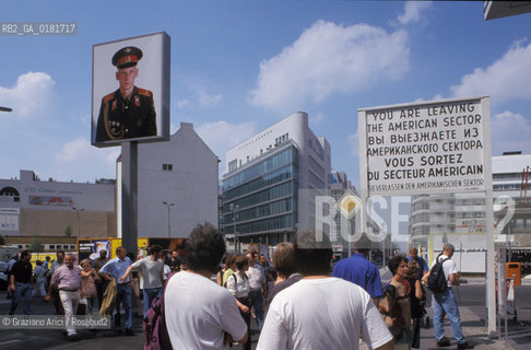 (GERMANIA) BERLINO 1999 :IL CHECK-POINT CHARLIE  - ©Graziano Arici/Rosebud2 / GEO