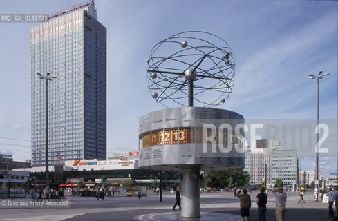 (GERMANIA) BERLINO 1999 : ALEXANDERPLATZ    - ©Graziano Arici/Rosebud2 / GEO