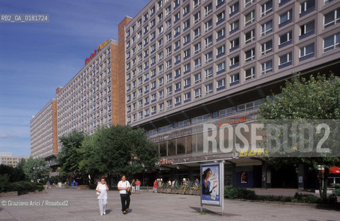 (GERMANIA) BERLINO 1999 : QUARTIERE RESIDENZIALE VICINO AD ALEXANDERPLATZ    - ©Graziano Arici/Rosebud2 / GEO