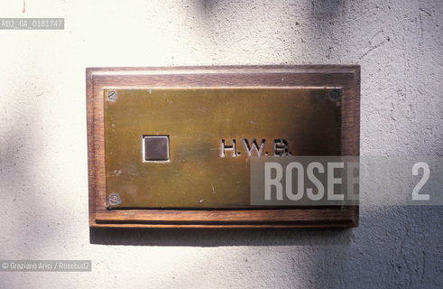 (GERMANIA) BERLINO1991 :BERTOLD BRECHT HAUS - IL CAMPANELLO  - ©Graziano Arici/Rosebud2 / GEO / LETTERATURA