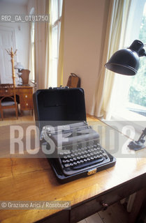 (GERMANIA) BERLINO1991 :BERTOLD BRECHT HAUS - LA MACCHINA DA SCRIVERE DI BERTOLD BRECHT - ©Graziano Arici/Rosebud2 / GEO / LETTERATURA