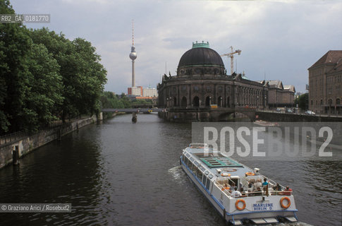 (GERMANIA) BERLINO 1999 : BATTELLO SULLA SPREE - ©Graziano Arici/Rosebud2 / GEO / FIUME / ISOLA DEI MUSEI