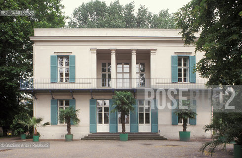 (GERMANIA) BERLINO 1999 : SCHLOSS CHARLOTTENBURG : PADIGLIONE SCHINKEL  - ©Graziano Arici/Rosebud2 / GEO / CASTELLO