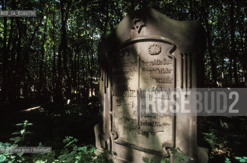(GERMANIA) BERLINO 1999 : CIMITERO DI SCHOENHAUSERALLEE  - ©Graziano Arici/Rosebud2 / GEO / EBREI